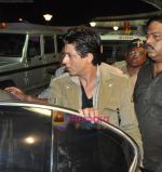 Shahrukh Khan leave for My Name Is Khan premiere in Mumbai on 10th Feb 2010 (5)~0.JPG